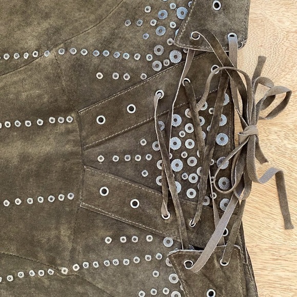 BCBG MAX AZRIA Suede A-Line Midi Skirt Side Zip Laces Studs Size 4 Knee Length - Picture 5 of 14